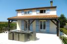 Holiday home holiday home Chenac-St-Seurin-d'Uzet