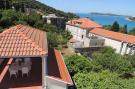 Ferienhaus Villa Hortenzia -  Three-Bedroom Apartment with Te