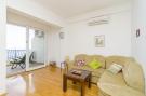 Vakantiehuis Ploce Apartments- Two-Bedroom Apartment with Terra