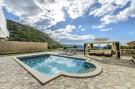 Ferienhaus Villa Pave - Six-Bedroom Villa with Terrace and Sw