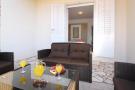 Vakantiehuis Apartments Dubreta - Two Bedroom Apartment with Ba