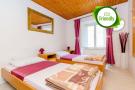 Vakantiehuis Rooms Jozomare - Twin Room with Shared Bathroom (S