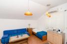 Vakantiehuis Apartments Peco - One Bedroom Apartment with Patio