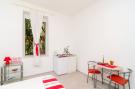 Vakantiehuis Apartment Caceris -  Comfort Studio Apartment with