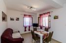 Vakantiehuis Apartments Melany - One Bedroom Apartment with Sha