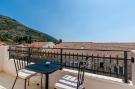 Vakantiehuis Apartments Life - One Bedroom Apartment with Balco