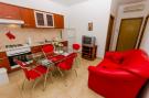 Vakantiehuis Apartments Ivana (TR)-Two Bedroom Apartment with T