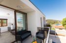 Vakantiehuis Villa LA-Comfort One Bedroom Apartment with Sea Vi