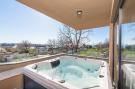 Holiday home Quercus village penthouse 11 with bubble bath