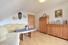 Holiday homeGermany - : Landhauswohnung an der Ostsee mit Garten