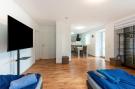 Holiday homeGermany - : Ferienwohnung Haunsheim - rechts &amp; links