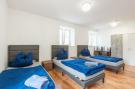 Holiday homeGermany - : Ferienwohnung Haunsheim - rechts &amp; links