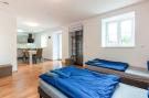 Holiday homeGermany - : Ferienwohnung Haunsheim - rechts &amp; links