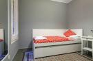 FerienhausSpanien - : Rambla Paris Apartment