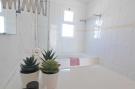 Holiday homeSpain - : Home Holidays Apartamento Laura Costa Silencio