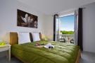 Holiday homeFrance - : Residence Le Clos des Oliviers Vidauban // Maison 