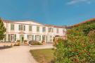 Holiday homeFrance - : Residence Le Palais des Gouverneurs St Martin-de-R