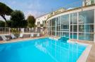 Holiday homeFrance - : Residence Le Palais des Gouverneurs St Martin-de-R