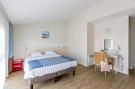 Holiday homeFrance - : Residence Le Palais des Gouverneurs St Martin-de-R