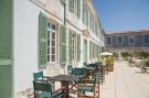 Holiday homeFrance - : Residence Le Palais des Gouverneurs St Martin-de-R