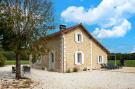 FerienhausFrankreich - : Maison typique et roulotte vue sur le château d'Ha