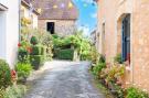 FerienhausFrankreich - : Maison typique et roulotte vue sur le château d'Ha