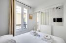 Holiday homeFrance - : DS-8-MORET-102