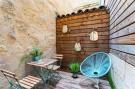 Holiday homeFrance - : Studio D'architecte Charmant Dans Un Immeuble Du X