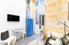 Holiday homeFrance - : Studio D'architecte Charmant Dans Un Immeuble Du X