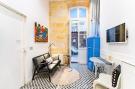 Holiday homeFrance - : Studio D'architecte Charmant Dans Un Immeuble Du X