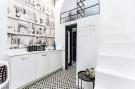 Holiday homeFrance - : Studio D'architecte Charmant Dans Un Immeuble Du X