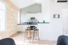 Holiday homeFrance - : Superbe Appartement En Plein Cœur Des Chartrons