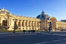 Holiday homeFrance - : Spacieux Studio éclairé Au Centre De Montmartre