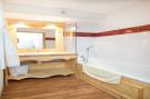 Holiday homeFrance - : Hameau 8 102 - SPA &amp; PISCINE appartement 4 per