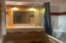 Holiday homeFrance - : Hameau 3 103 - SPA &amp; PISCINE appartement 6 per