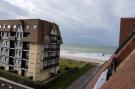 Holiday homeFrance - : Appt équipé Au Bord De La Plage De Cabourg