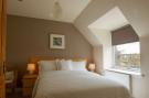 Holiday homeGreat Britain - : Attractive cottage in garden grounds