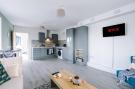 Holiday homeGreat Britain - : 1 Bedroom Apartment King Bed 1 Bathroom Church Roa