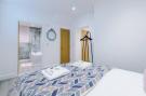 Holiday homeGreat Britain - : 1 Bedroom Apartment Double Bed 1 Bathroom Church R