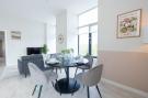 Holiday homeGreat Britain - : 2 Bedroom Apartment 1 Bathroom Victoria Riverside