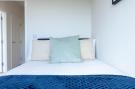 Holiday homeGreat Britain - : 2 Bedroom Apartment 1 Bathroom Victoria Riverside