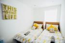 Holiday homeGreat Britain - : 2 Bedroom Apartment 1 Bathroom Shield House