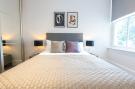 Holiday homeGreat Britain - : 4 Bedroom Apartment 2 Bathroom Hungerford Road