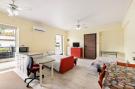 VakantiehuisGriekenland - Athene: Apartment Outside Athens