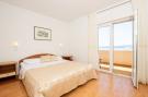 FerienhausKroatien - : Shared pool apartment David- second floor