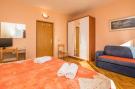 FerienhausKroatien - : Apartments im Haus Liveric, Vir-A6B-4 (AP4)