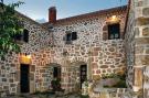 VakantiehuisKroatië - Oost Kroatië: holiday home Varos, Starigrad Paklenica-EH 12 Varo