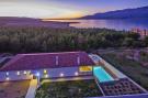 Holiday homeCroatia - Eastern Croatia: Villa in Rovanjska mit Pool SD-93 FH ca 185 qm für