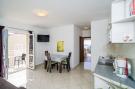 VakantiehuisKroatië - Oost Kroatië: Villa Samba -  Luxury One-Bedroom Apartment with B