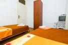 FerienhausKroatien - : Rooms Kisic - Twin Room with Shared Bathroom